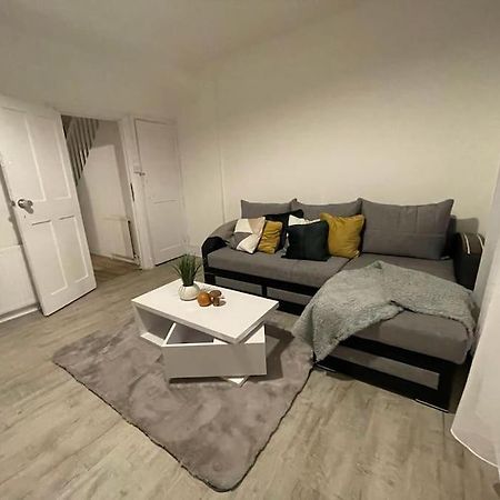 Comfortable 2 Bedroom On Tower Bridge Londra Esterno foto