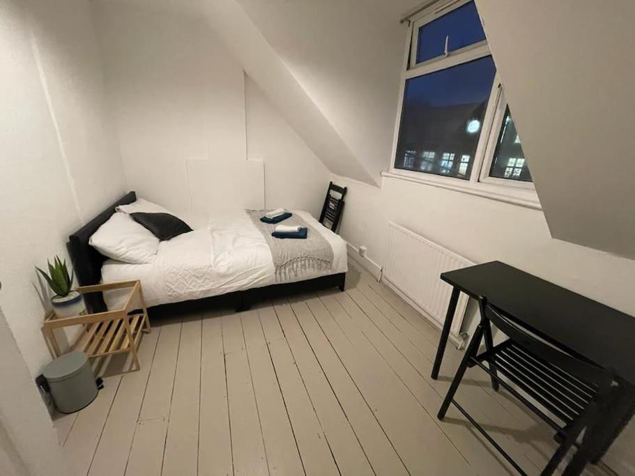 Comfortable 2 Bedroom On Tower Bridge Londra Esterno foto